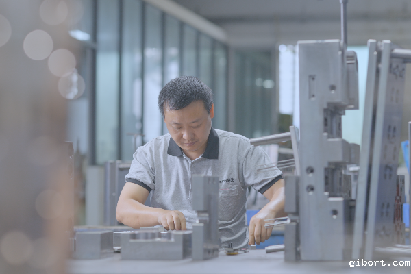 注塑加工知识分享——深度揭秘！提高透明厚壁塑件透明度的进阶方法